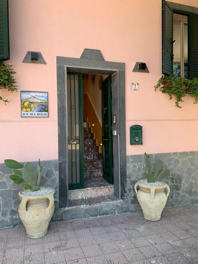 Апартаменты Sun Sea House Taormina Джардини-Наксос Экстерьер фото